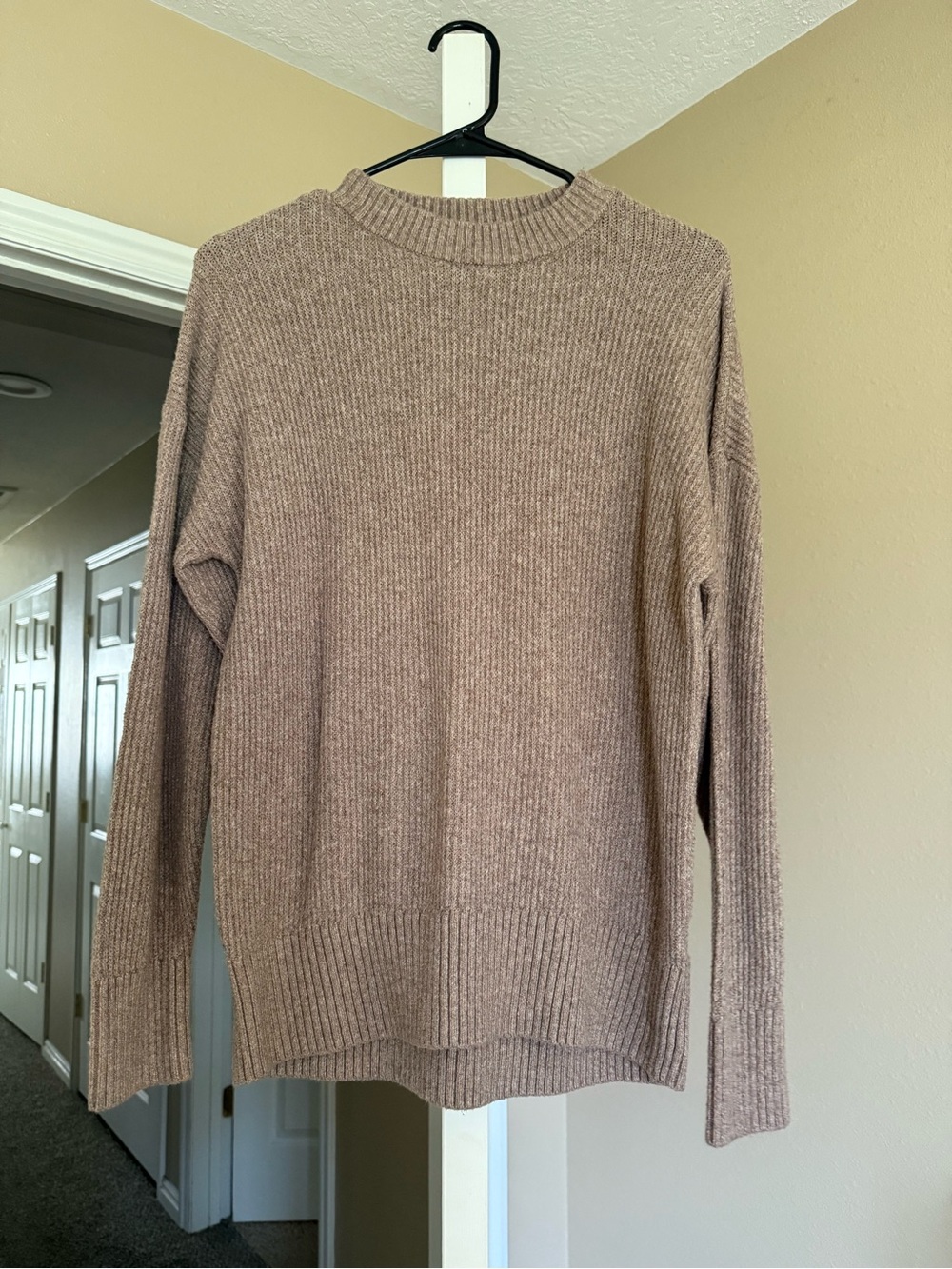 Old Navy Ribbed Knit Sweater in Light Brown Taupe